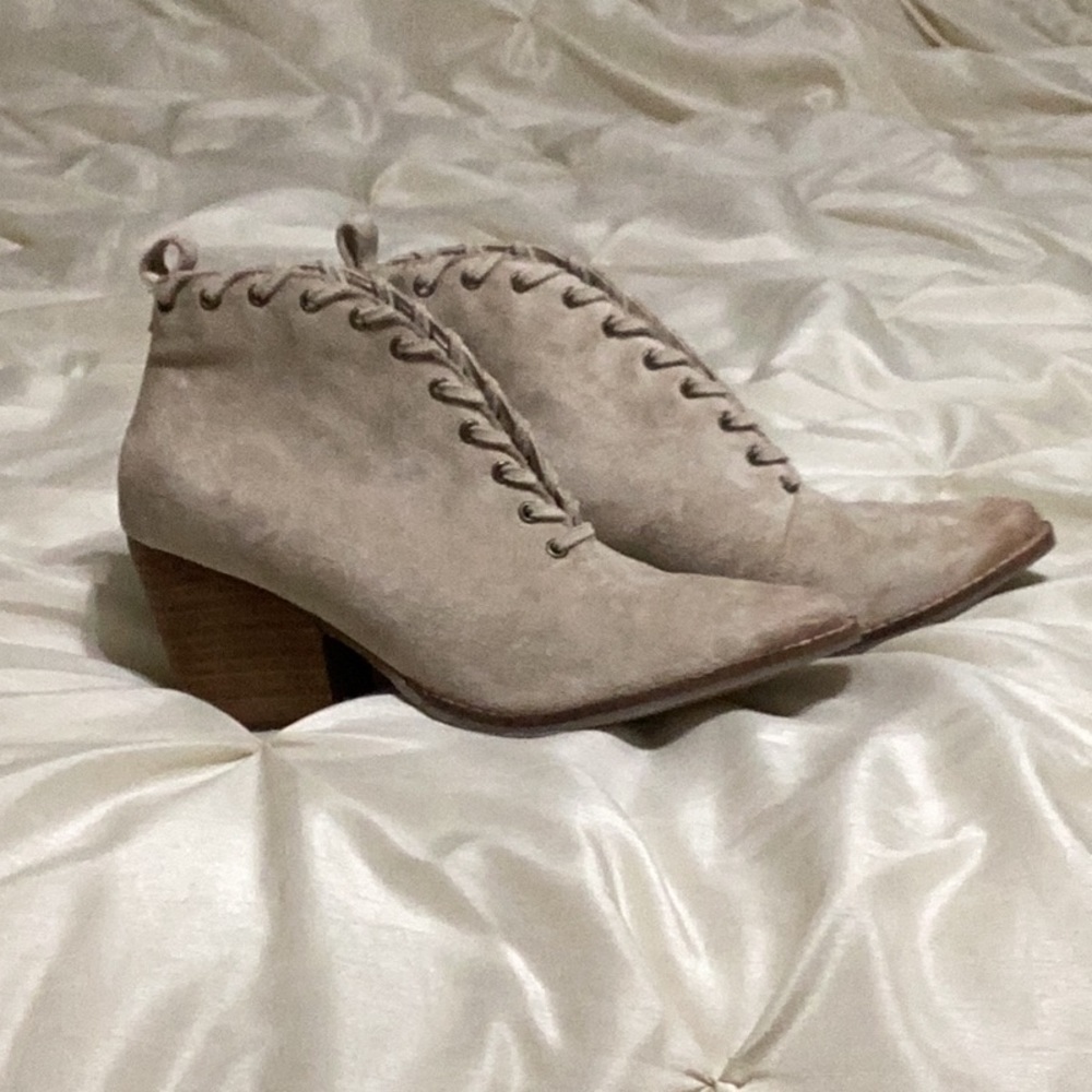 Coconuts by Matisse Booties